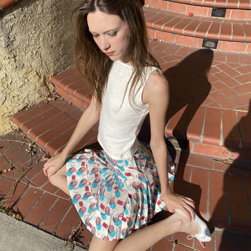 BASIC No.005 in white + THE DANIELLE skirt in breeze