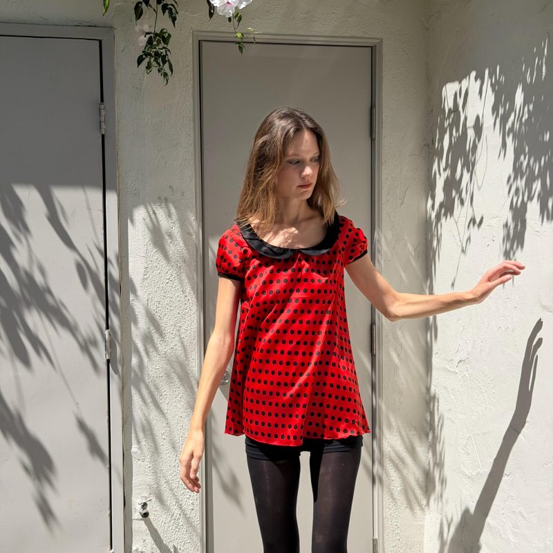 THE NANA in crimson